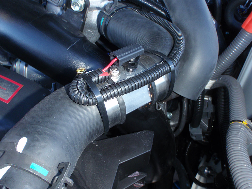 79 Toyota Landcruiser Fitout - redarc low coolant alarm